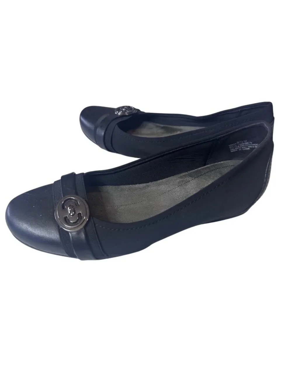 Baretraps black flats size 8.5M